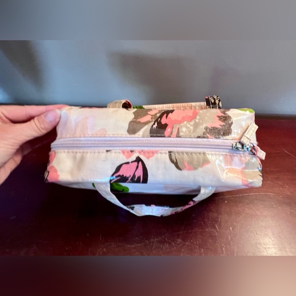 Travel makeup bag with two removable zippered pouches. - Picture 5 of 10